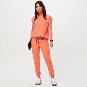 Figs Scrub Top - Papaya